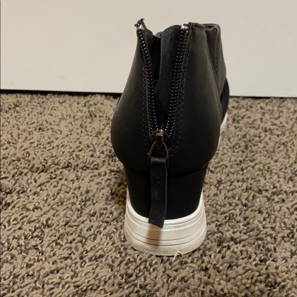 Black Platform Shoes - Picture 3 of 6